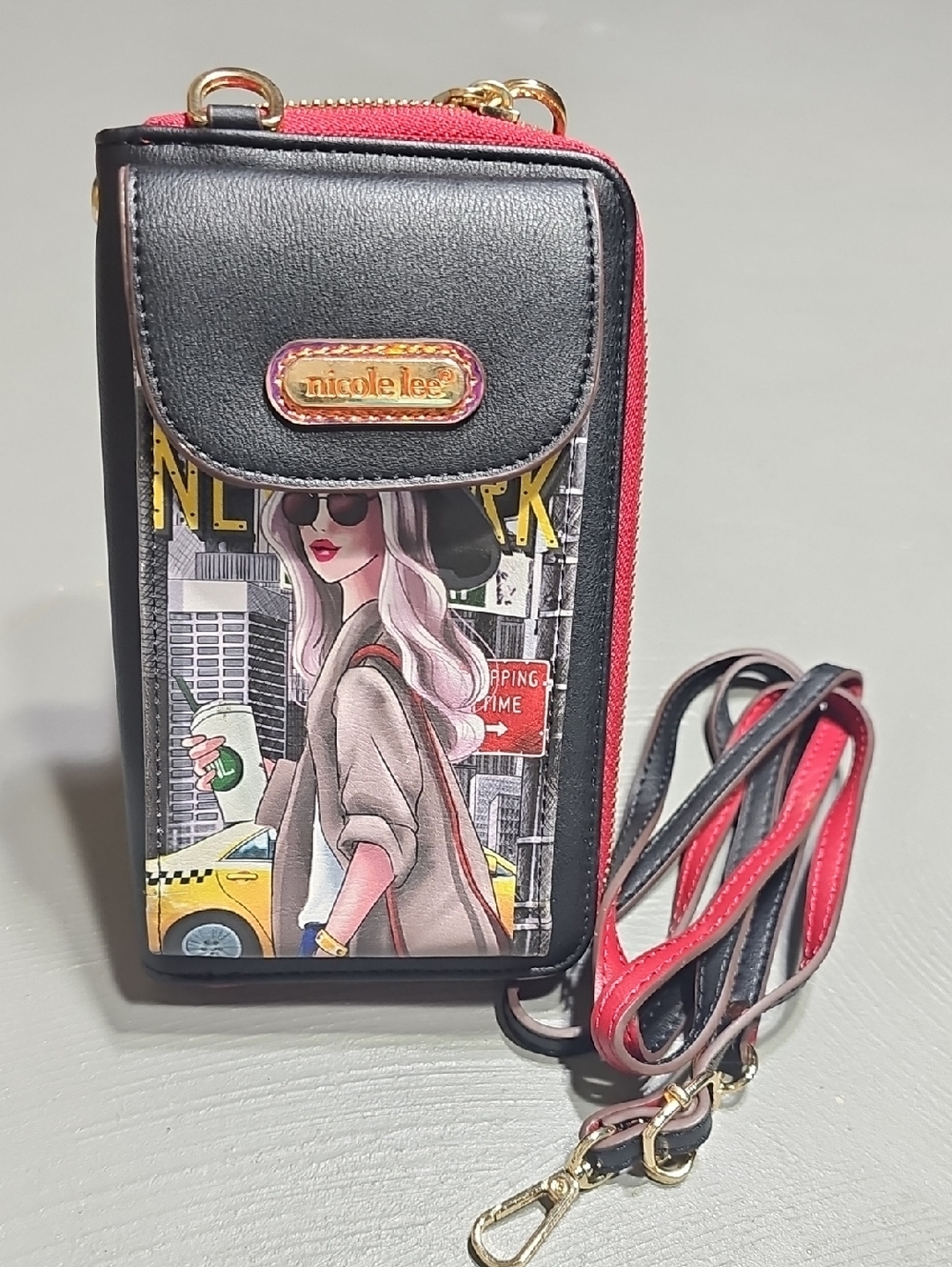 Nicole Lee EUC Phone Wallet Crossbody Bag A Walk In New York
